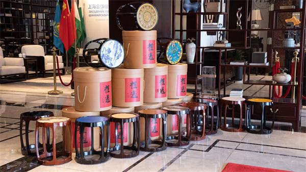 堂家居匠造红木精品焕发品牌力量pg电子平台中式原木整装品牌明(图1)